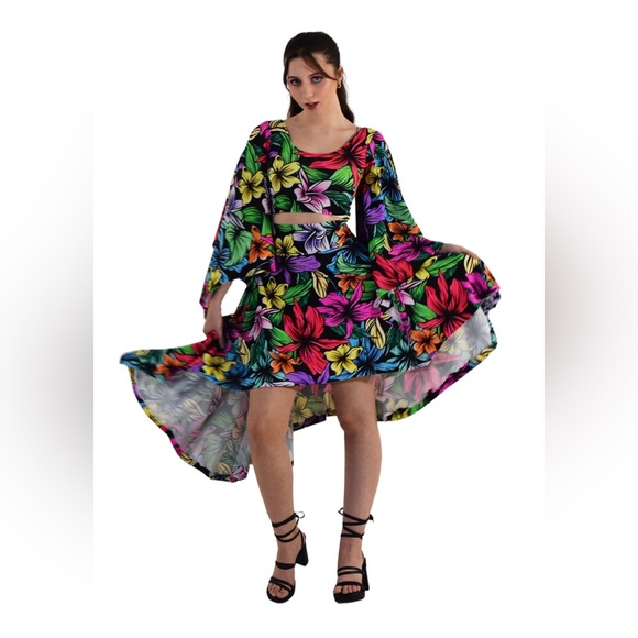 Handmade floral skirt and crop top with dramatic sleeves - Picture 3 of 8